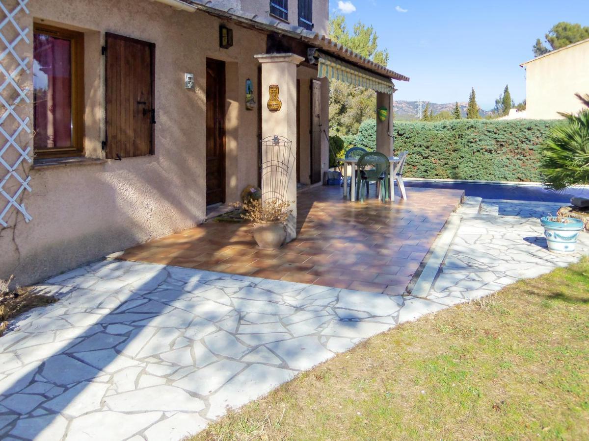 Villa Avec Piscine A Saint-Raphael Et Vue Sur La Montagne Buitenkant foto