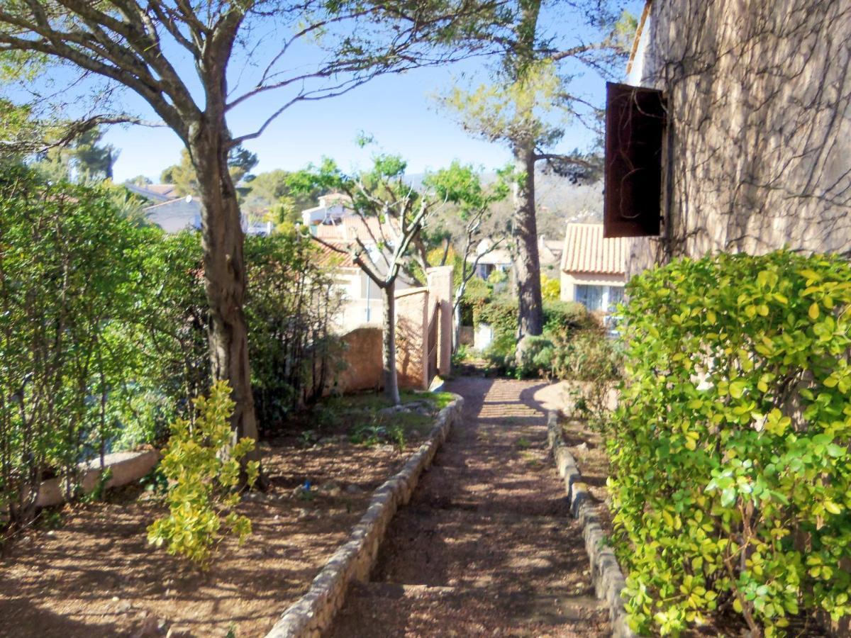 Villa Avec Piscine A Saint-Raphael Et Vue Sur La Montagne Buitenkant foto